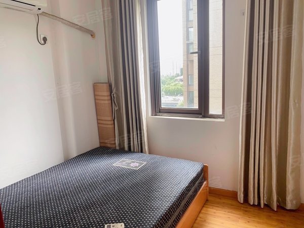 杭州临安临安城区御城涵园御城涵园 422户型 带两个阳台 2500月包物业