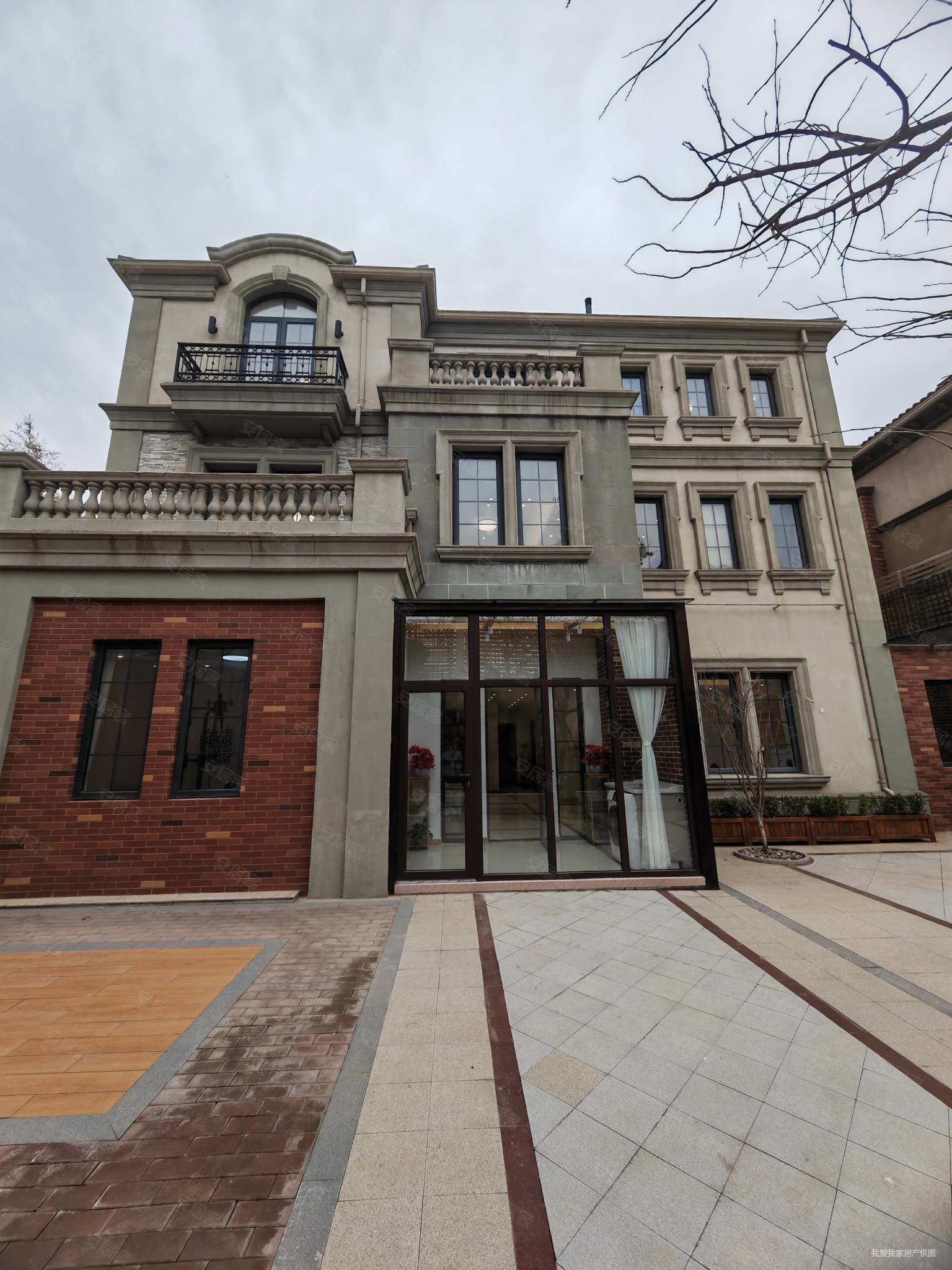 独栋别墅 精装好房 拎包入住 带700平院子 看到的都送,美达西山御园