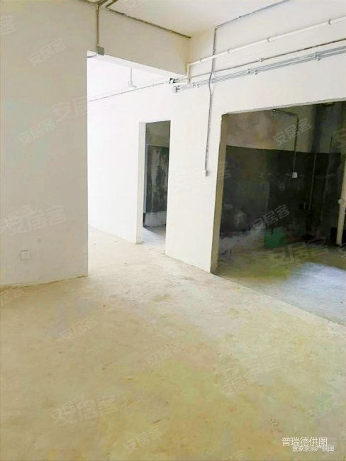 华府庄园,带大院子50平方,看房随时.