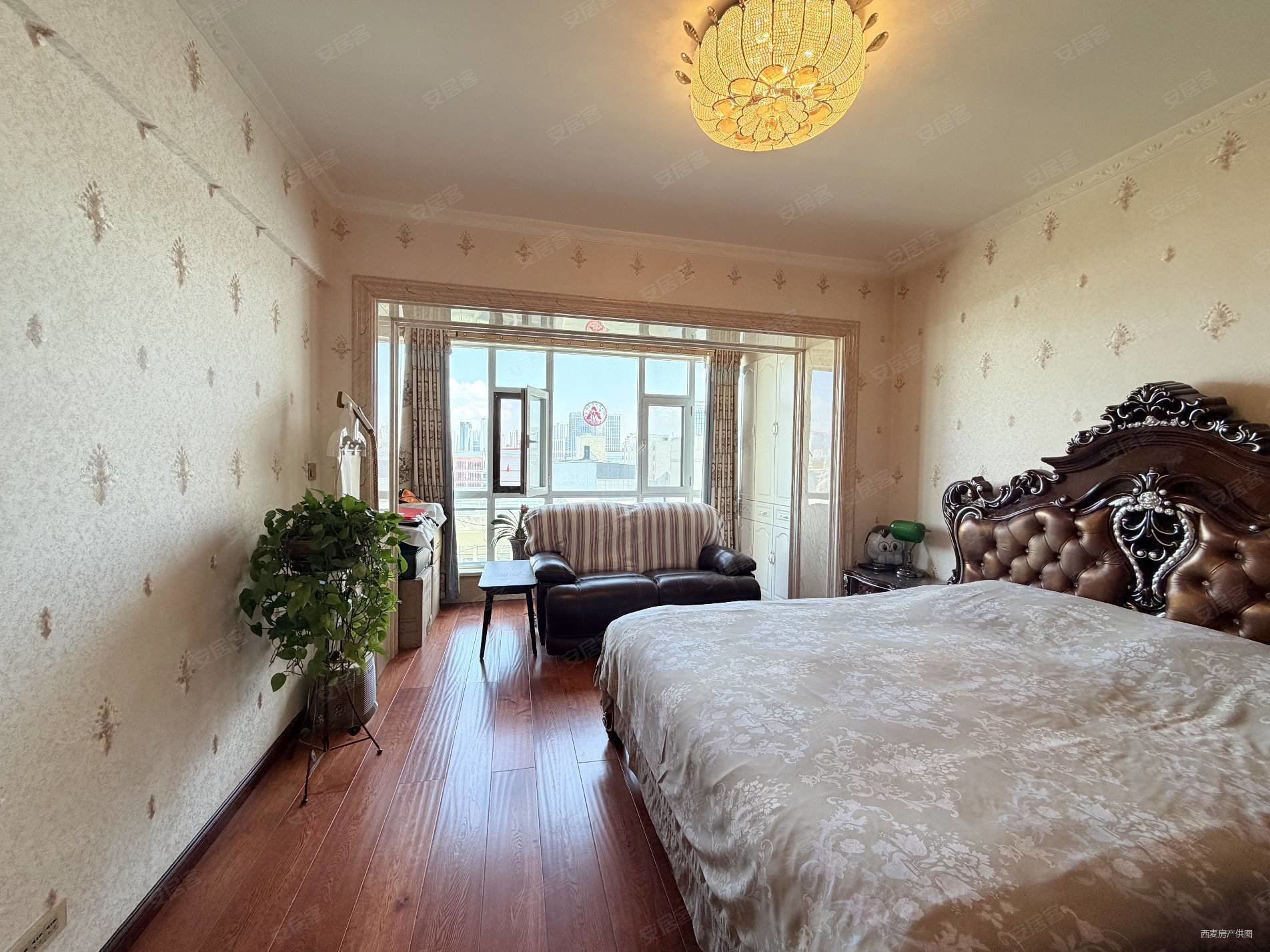 宁景苑3室2厅2卫146㎡东西249万