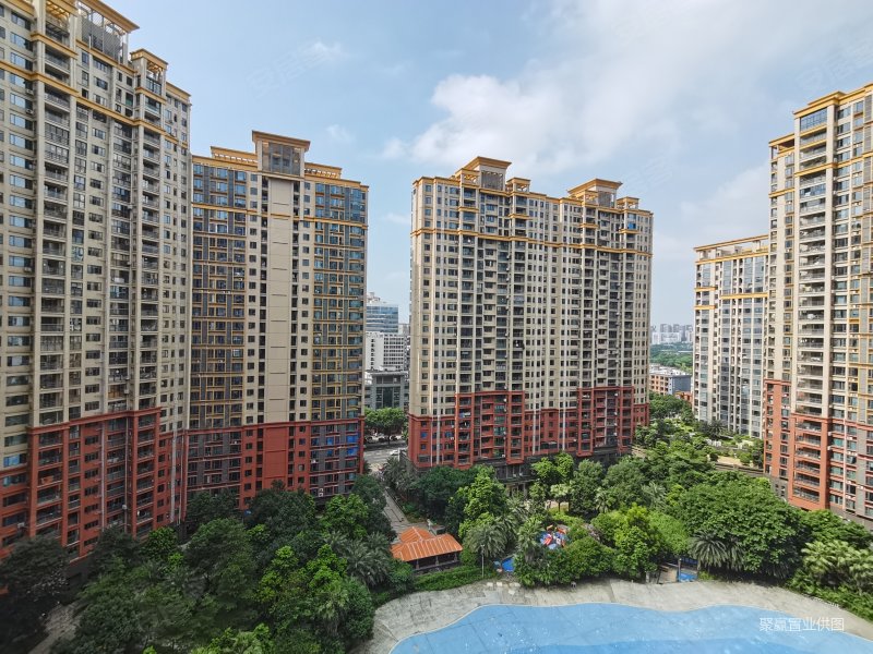 南城西平地铁口天利中央花园南向189平精装四房次新小区