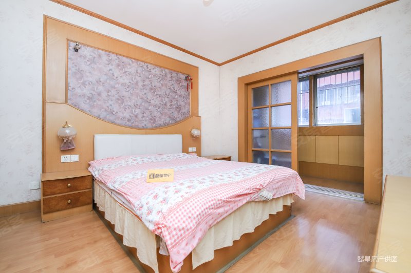 天翔花苑3室2厅1卫117.41㎡南北63万