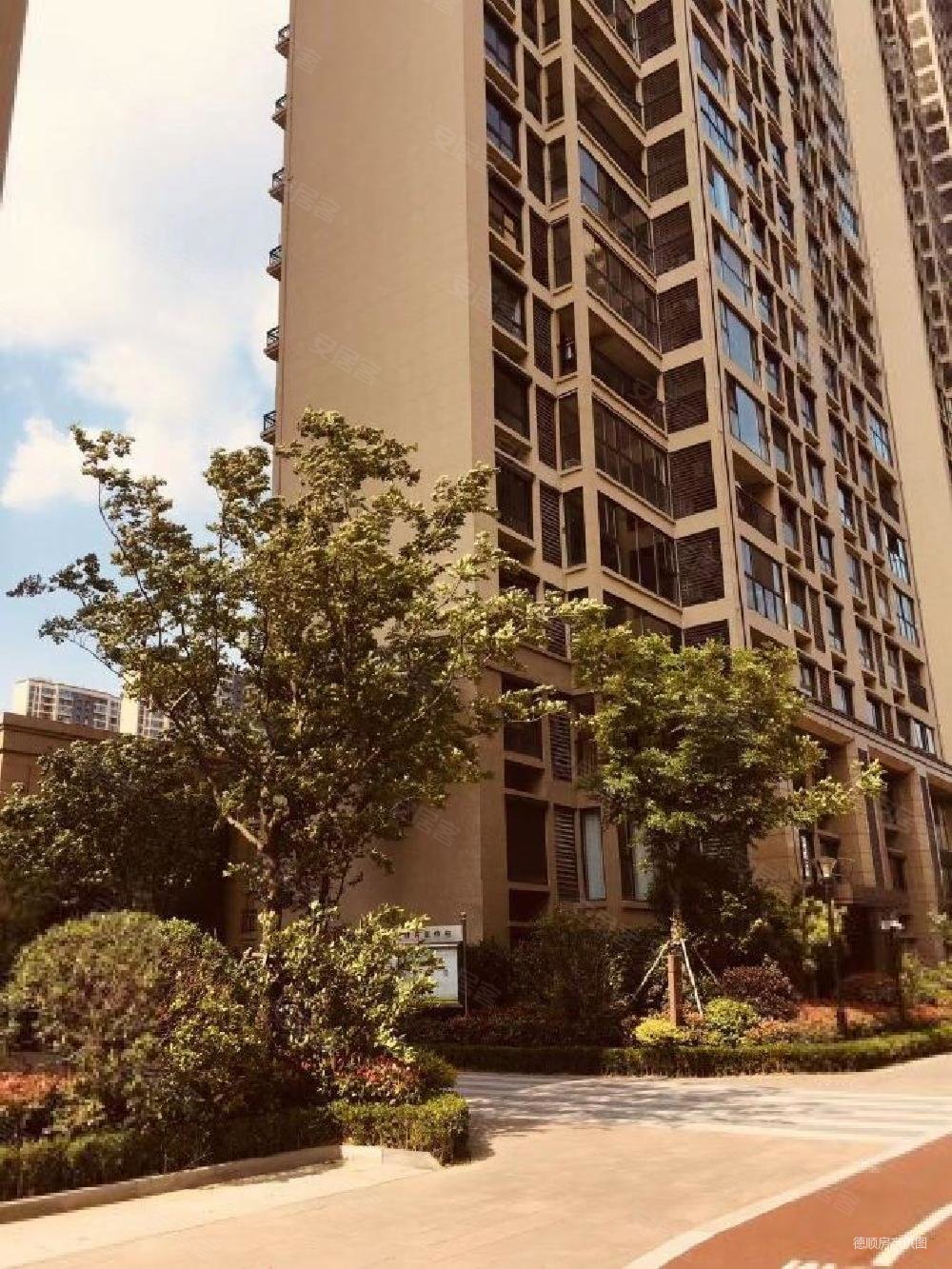 华润江南府降价急售109平185万带车位看房方便