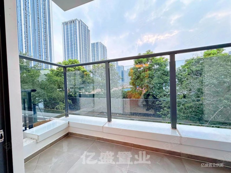 同德围 交通便利 小区新 近医院 有电梯 商业配套成熟,同德花园二手房