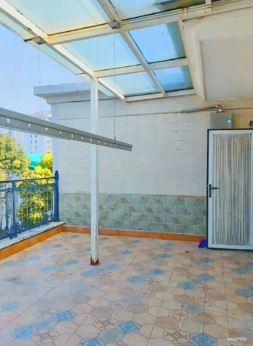 北京路金江小区熙苑双拼别墅带200平方花园 临地铁地段环境好