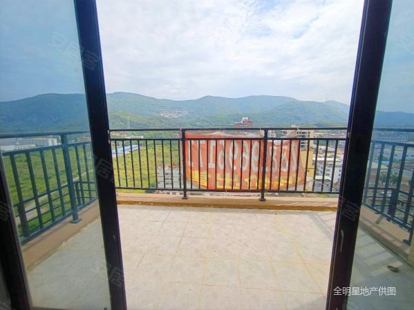 旁边就是   高楼层视野超好 景福花园