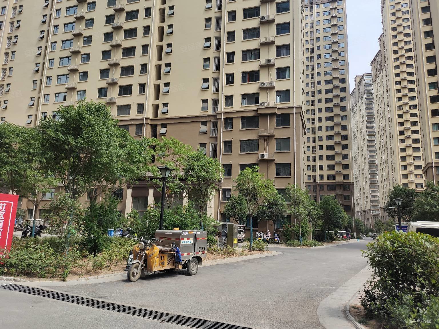 洛浦公园上阳城电梯双气毛坯大3房单价7x0诚心出售