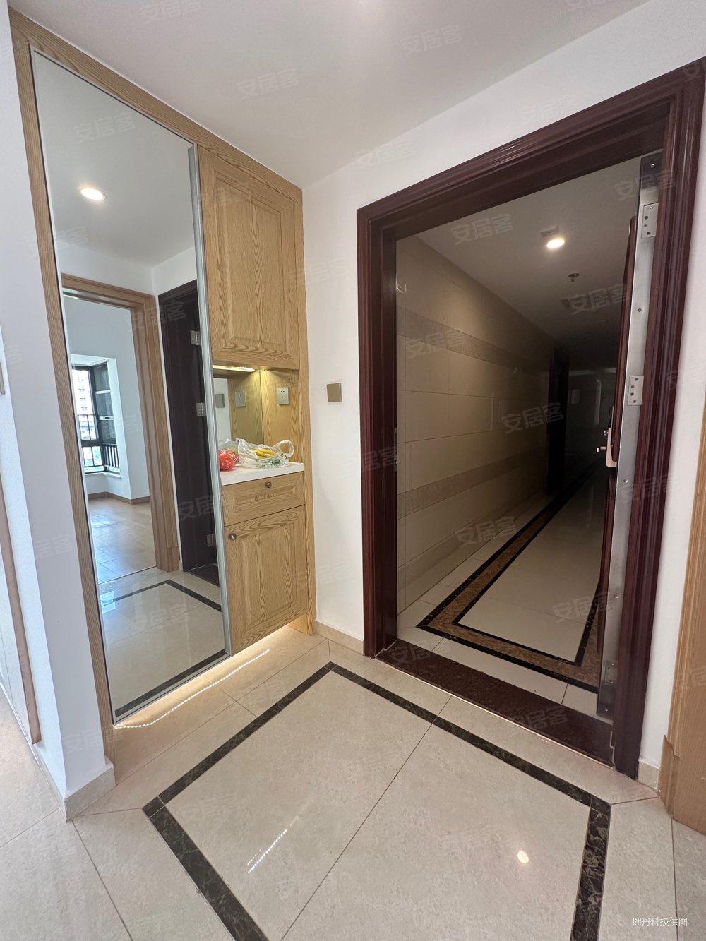 金地九樾97平端头房三面采光东急卖146万