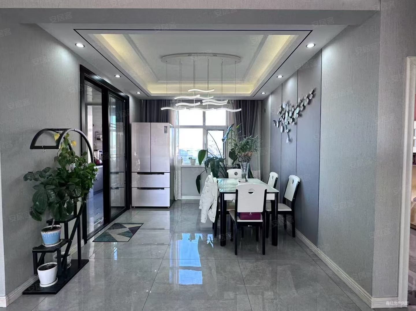 星河瑞城3室2厅2卫147㎡南北140万