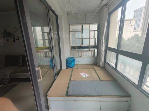 近三号线太湖花园地铁站两房朝南采光良好近虹桥医院