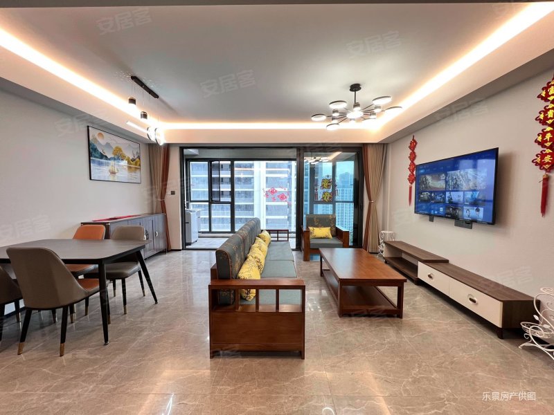 还送地下车位,万科锦上和风华苑二手房,243万,3室2厅,2卫,131.