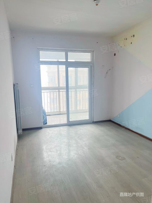 急卖经十济南济南保税区东岸嘉园大三室两卫带车位地下室