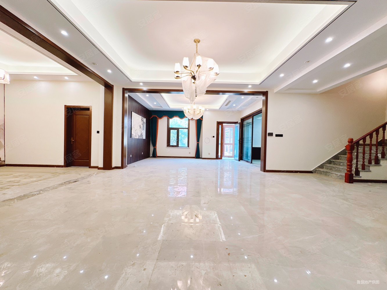 青啤沂河美域(南区别墅)7室4厅5卫384.84㎡南北620万