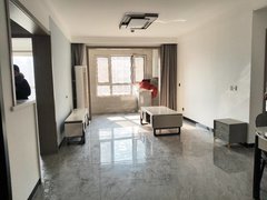 梁山伦达广场浙江装饰城美的亚13楼简装110平三室两厅一卫房间很干净一万五出租房源真实图片