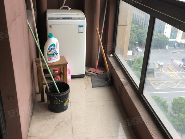 嘉兴海盐城区上城春天里上城春天里单身公寓高档装修.家电齐全.