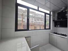 庆阳西峰西峰城区南街小学附近,精装三居室家具齐全拎包入住。出租房源真实图片