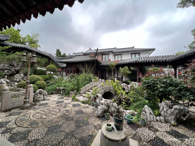 苏式园林别墅天伦随园吴中2680万环绕花园亭台楼阁