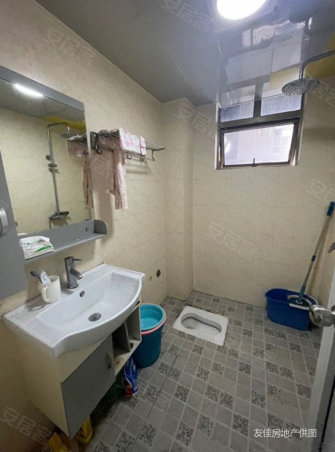 景小十二中文源华都精装电梯3房中间楼层带车位有钥匙