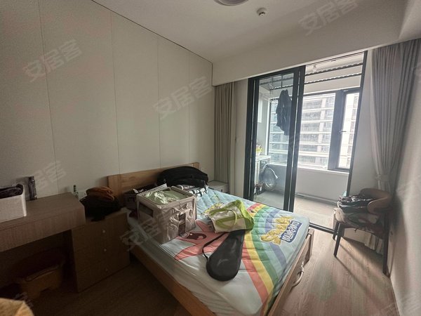 海宁长安镇农发区蓝城春风里下沙奥特莱斯对面蓝城春风里精装出租三室两卫全屋定制出租房源真实图片