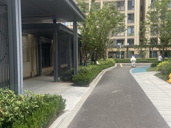 宁波慈溪慈溪市区蓝城慈溪慈月园蓝城3房2厅2卫 带车位2800一个月诚心
