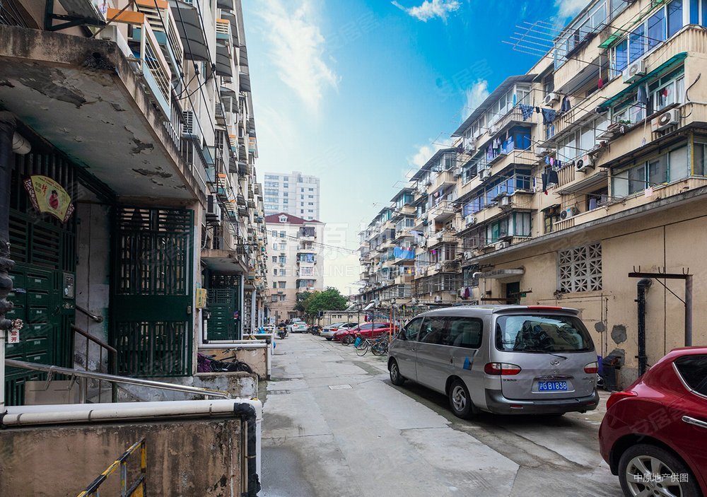 友谊新村(杨浦)2室0厅1卫51.37㎡南266万