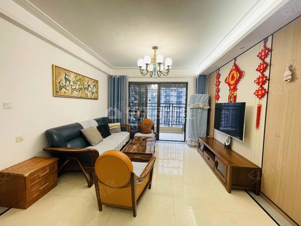 南宁兴宁区政府中海悦公馆吾悦广场对面,5号线地铁口,4房配齐,房子