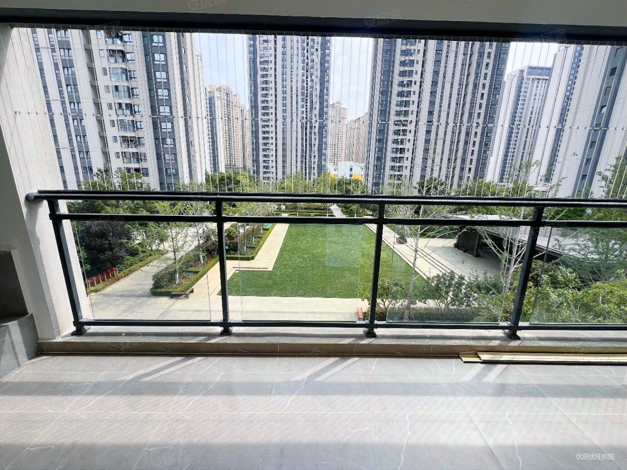 万科大都会(一期) 精装可拎包入住 近医院 东南户型 电梯房