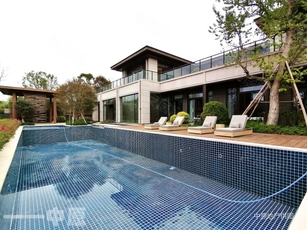 明月清泉别墅5室3厅8卫526㎡南6108万