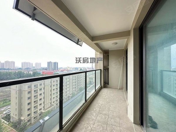 枣庄市中城南区域融创御园空租 融创御园 精装4室2卫 拎包入住 1700月