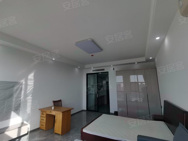 西安未央三桥蓝海湾建章路 佳慧市场 蓝海湾 精装一室 落地窗 家具