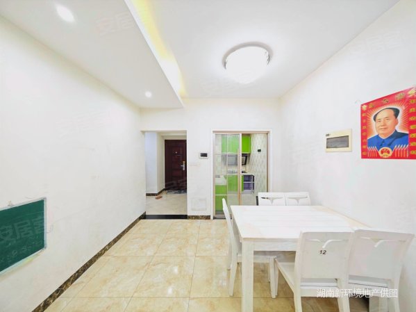 红星嘉和苑,自住精装修小三房,家电齐全,带租约