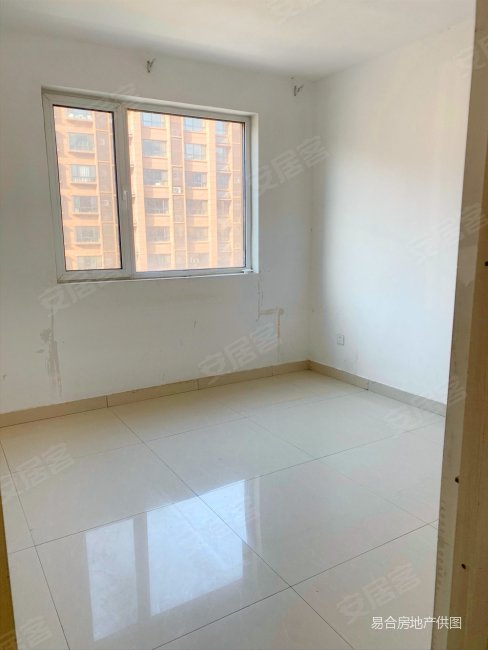 急售明城花苑122平带车位配套房70万看房方便