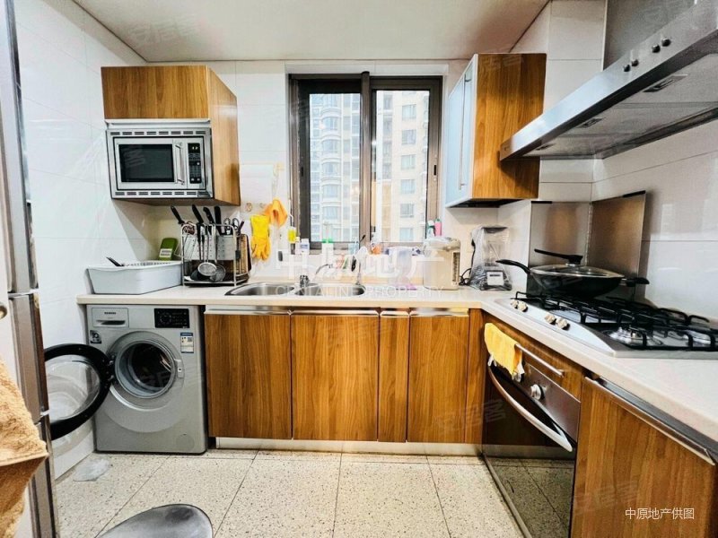 品质小区,价格好谈,环境优美,业主急售,金色贝拉维二手房,1350万,2室2