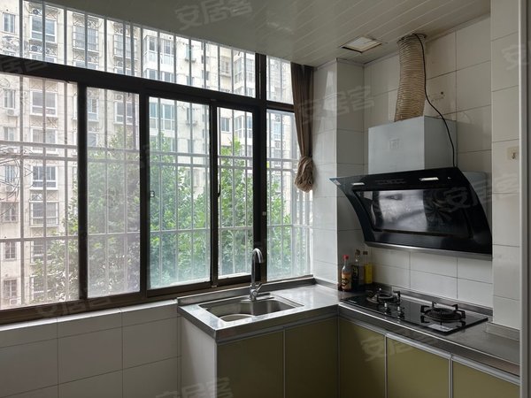 连云港海州苏宁广场双盛花园急租!