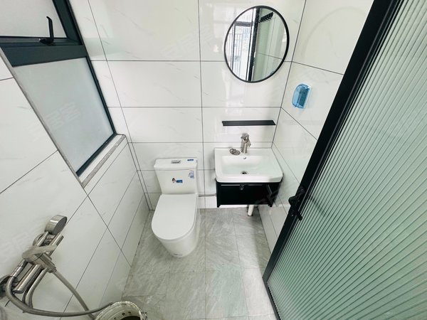 站(已验真)独栋公寓 不走巷子 押一付一近丽斯大厦出租房源真实图片