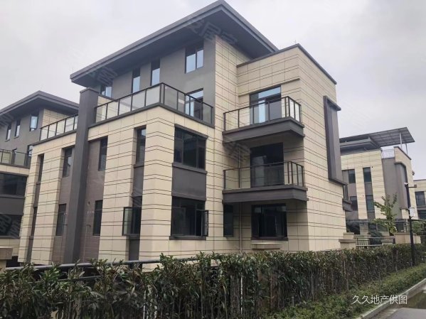 九里峰山(别墅)5室2厅5卫236㎡南北355万