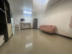 广州海珠江南西革新路凤凰新村地铁口旁,精装两房两厅一卫,家电齐全生活配套全出租房源真实图片