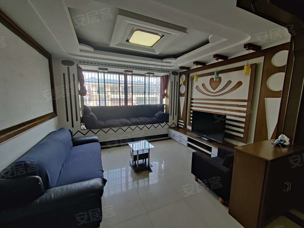 无锡新吴梅村嘉禾广场清爽干净大三室出租,房源采光好,南北通透,业主