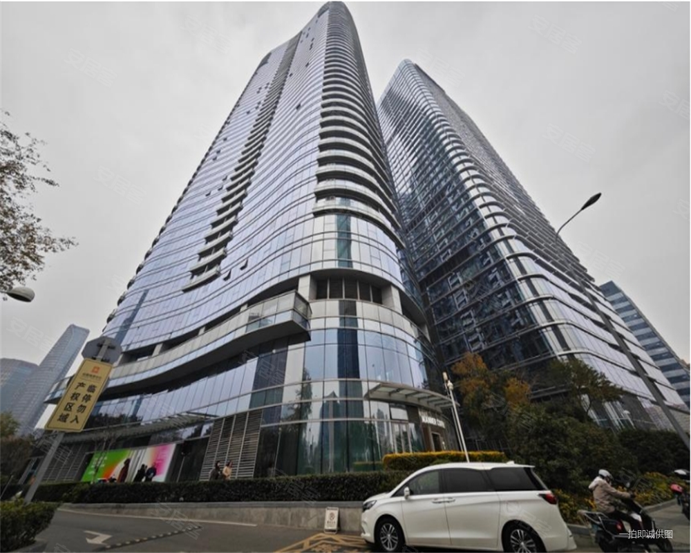 成都银泰中心华悦府4室2厅4卫365.38㎡南北2396万