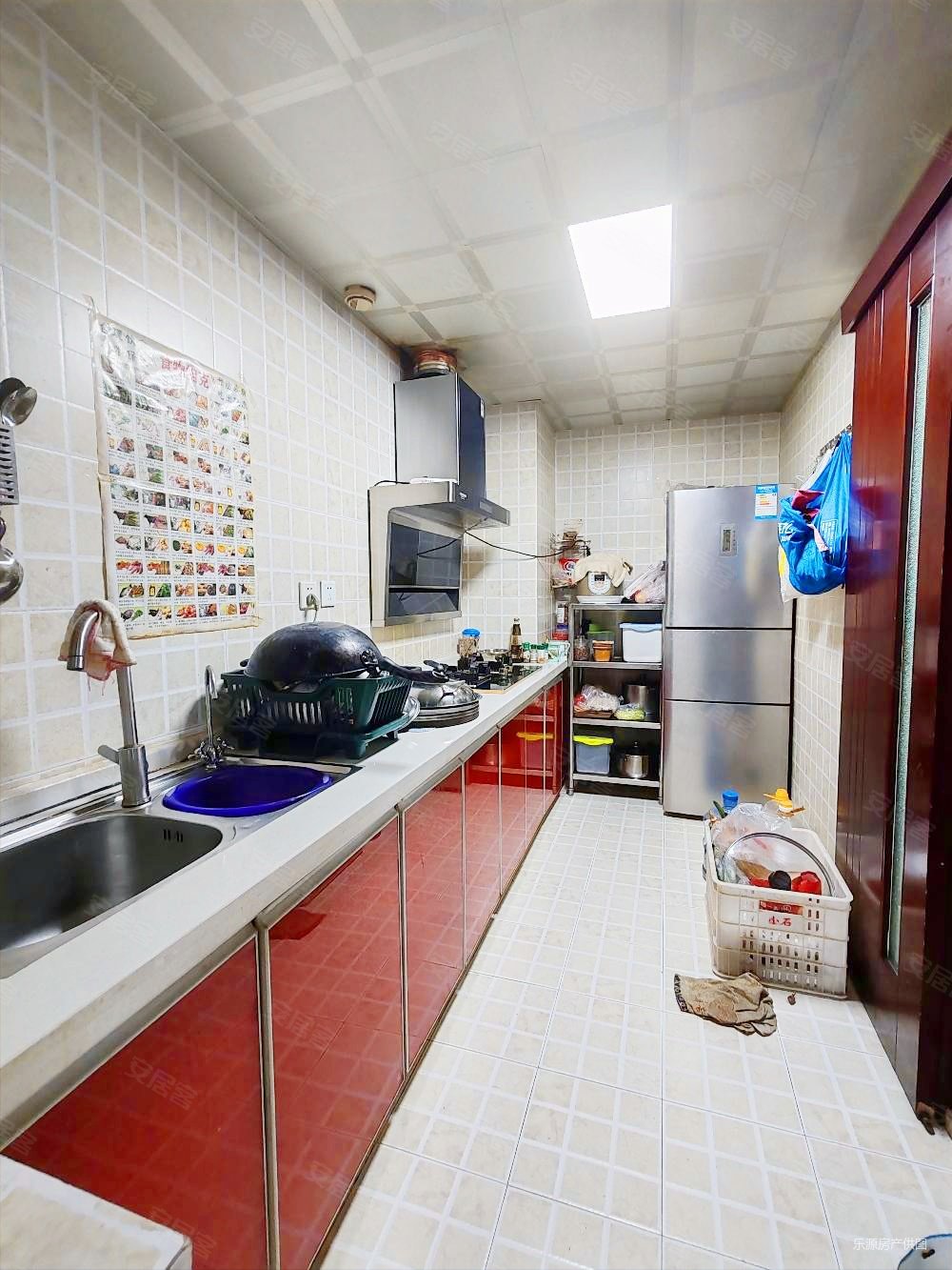 博雅新城e区3室1厅1卫140㎡南北105万