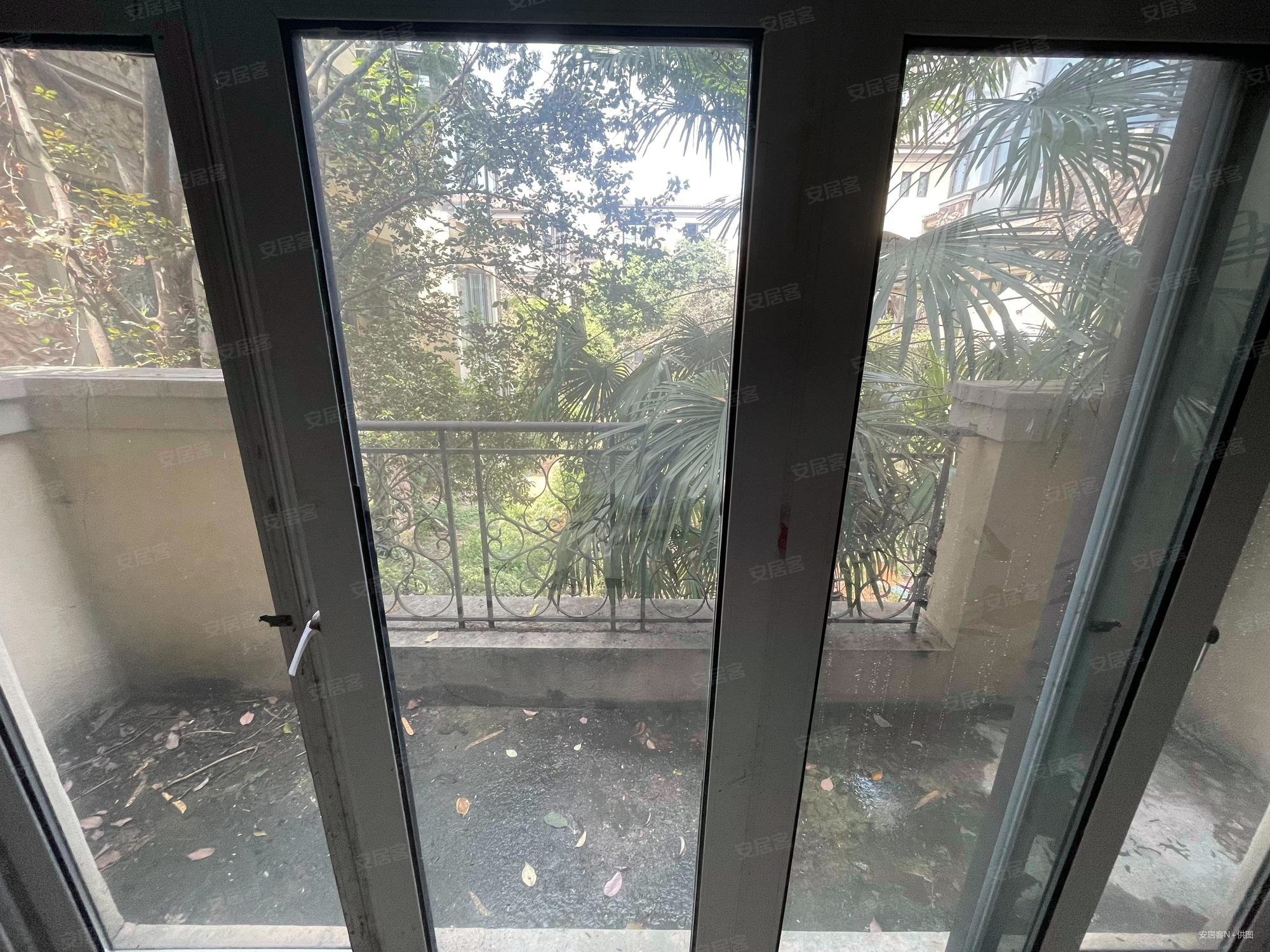 珑璟轩(别墅)4室2厅3卫169㎡南160万