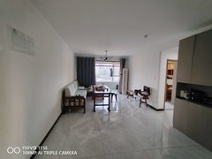 济南历城洪家楼山钢鸿悦华府 精装三室 超干净 实景图 全套家具家电采光好出租房源真实图片