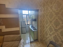 齐齐哈尔龙沙恒大影城翡翠华庭一楼一室一厅家具家电齐全拎包入住精装修出租房源真实图片