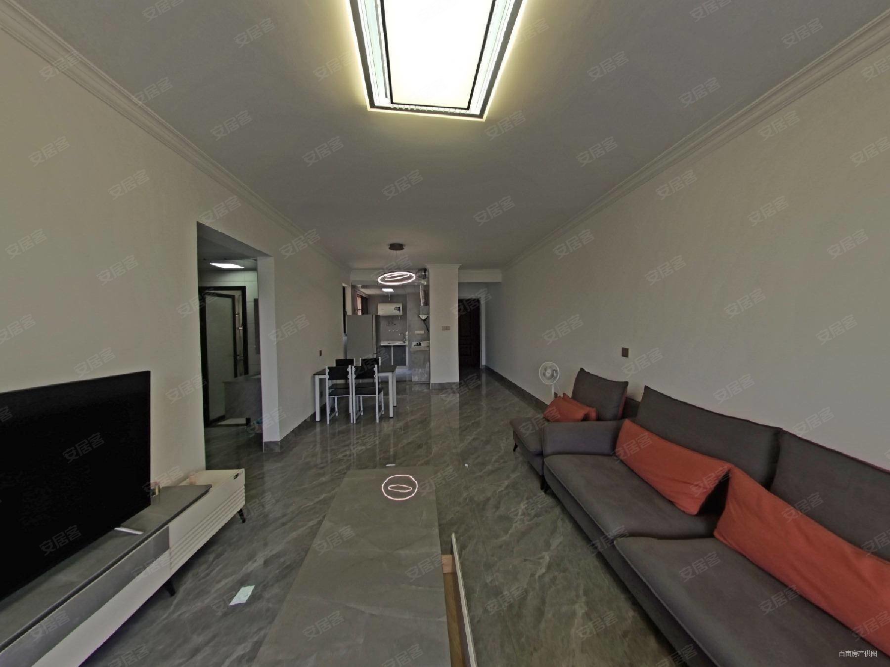 单价5字头 铁一中 部 景小 送车位房子干净无抵丫保养得好,合景映月台