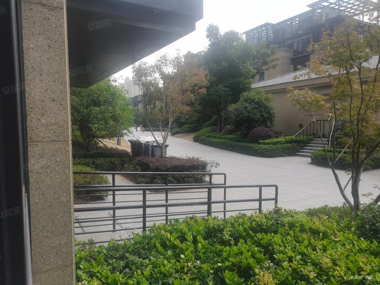 群贤府和园房东是我朋友有车位精装修南北通透看房有钥匙