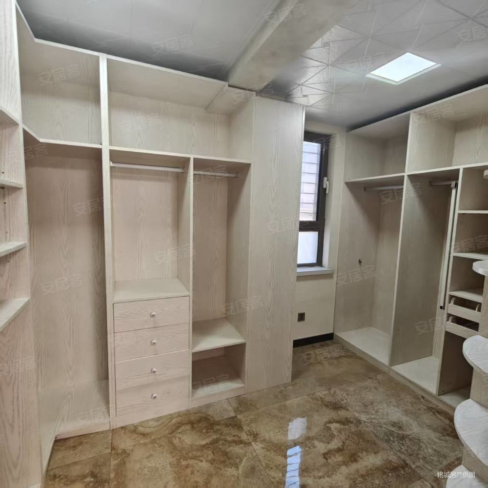 富丽华庭4室2厅1卫182.01㎡南北92.5万