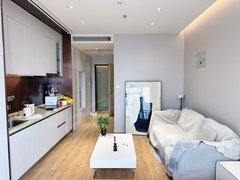 常熟市区文化片区可短租月付！世茂天空之城精装朝西公寓，TMAX楼上位置极好出租房源真实图片