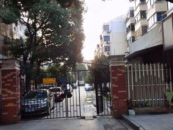 嘉宝花园 月亮湾迎春路地3号线  民水电 可押一付一 丽丰