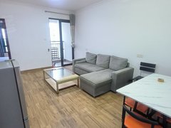 南宁良庆五象大道总部基地旁，三房1400，800米地铁口。家具齐全，拎包入住出租房源真实图片