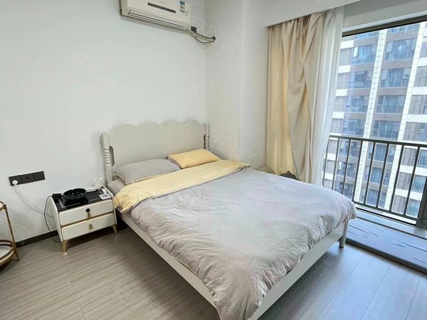 西雅学校旁 梅溪华府 精装1房 储物间多 自住装修出租房源真实图片